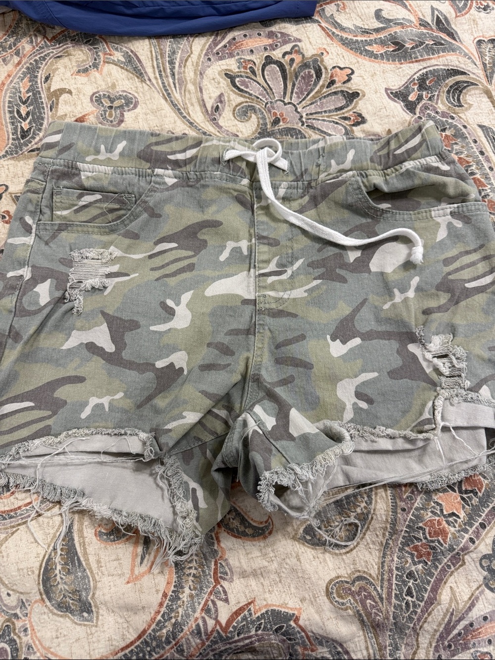 YMI Green Camo Distressed Drawstring Women's Shorts large